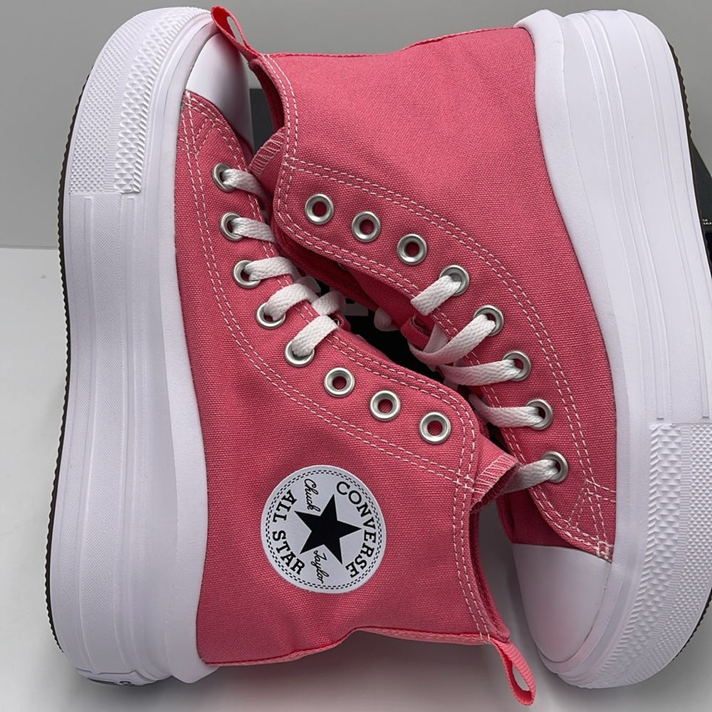 Converse WMNS High-Top Sneakers with Platform Sole A12302C CTAS MOVE HI
SNEAKY P - Picture 11 of 16
